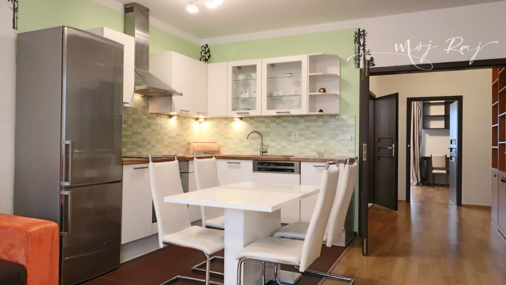 Priestranný a zar. 3 izb. byt s park. státím na konci Ružinova/začiatok Podunajských Biskupíc