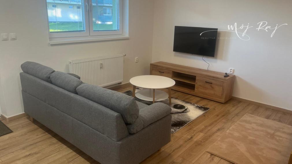 🏡 Priestranná garsónka s vlastným vchodom 🏡