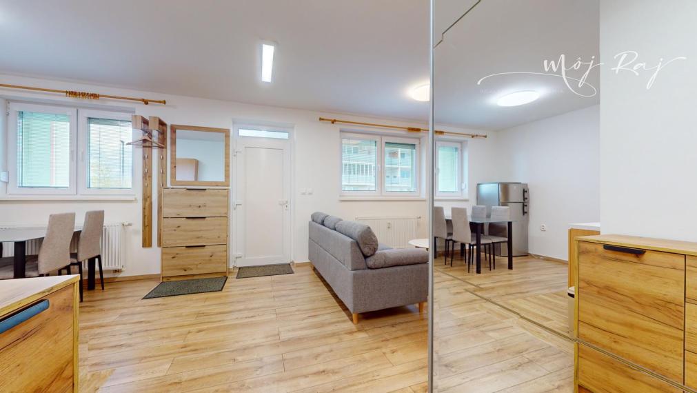 🏡 Priestranná garsónka s vlastným vchodom 🏡