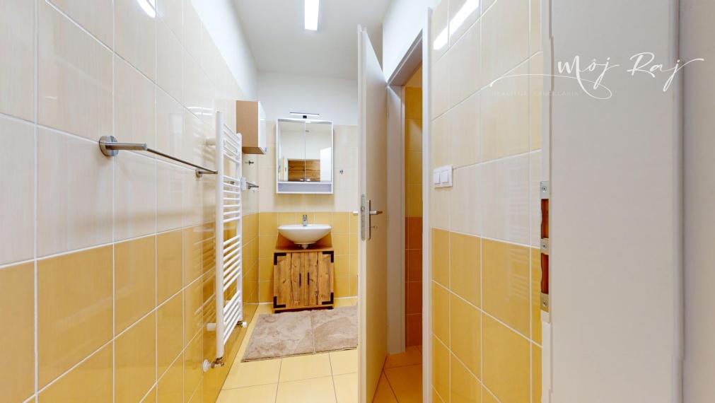 🏡 Priestranná garsónka s vlastným vchodom 🏡