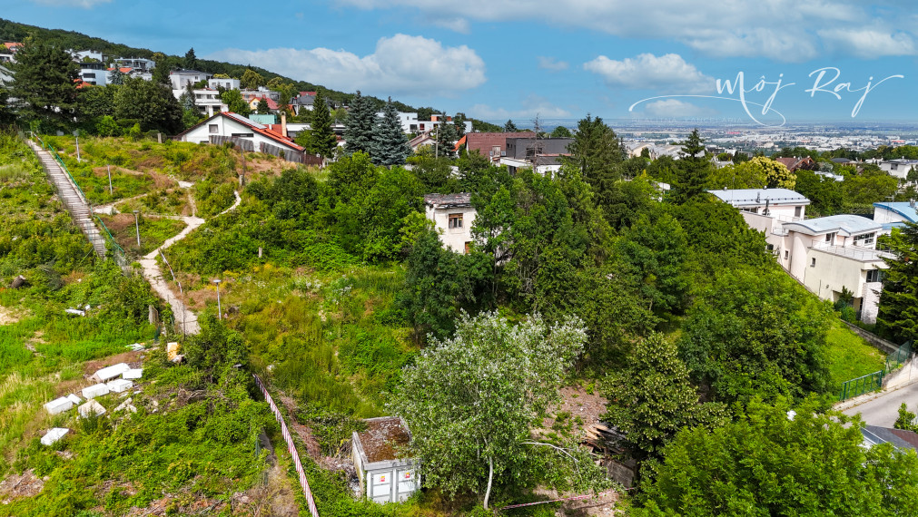 🌞 Slnečný stavebný pozemok na Kolibe 🌞
