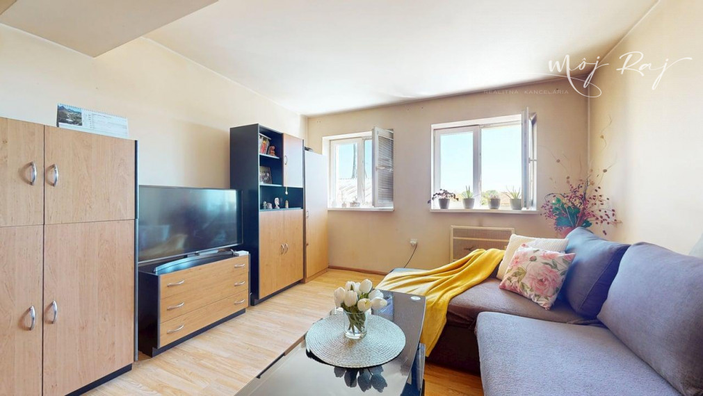 🏠 Bývaj alebo zarábaj: 🛏️ 2-izbový byt + 🚗 parkovanie v 📍 Hlohovci