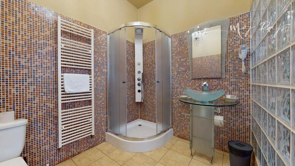 🏨 Na predaj: Reštaurácia, bowling & eventová oáza v srdci Komárna