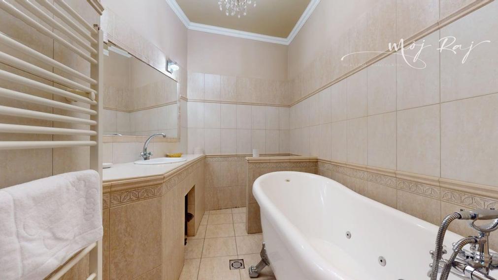 🏨 Na predaj: Reštaurácia, bowling & eventová oáza v srdci Komárna