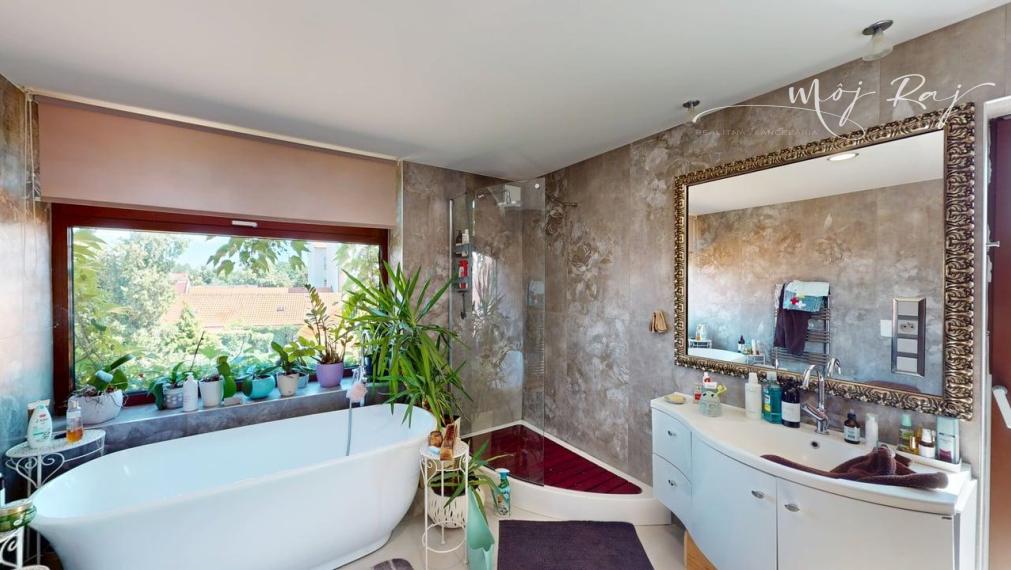 🏨 Na predaj: Reštaurácia, bowling & eventová oáza v srdci Komárna