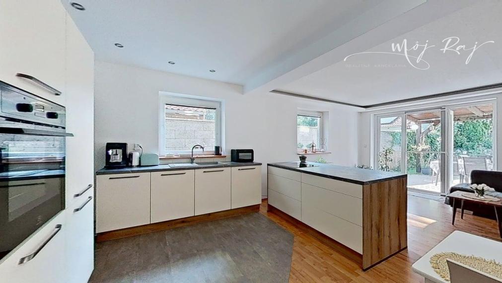 🏡 Na predaj rodinný dom v centre Šenkvíc