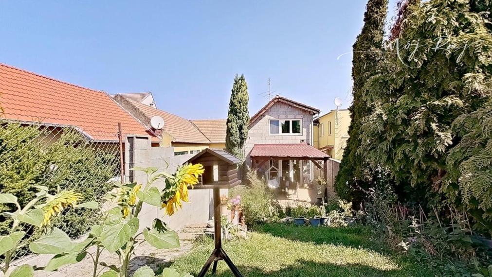 🏡 Na predaj rodinný dom v centre Šenkvíc