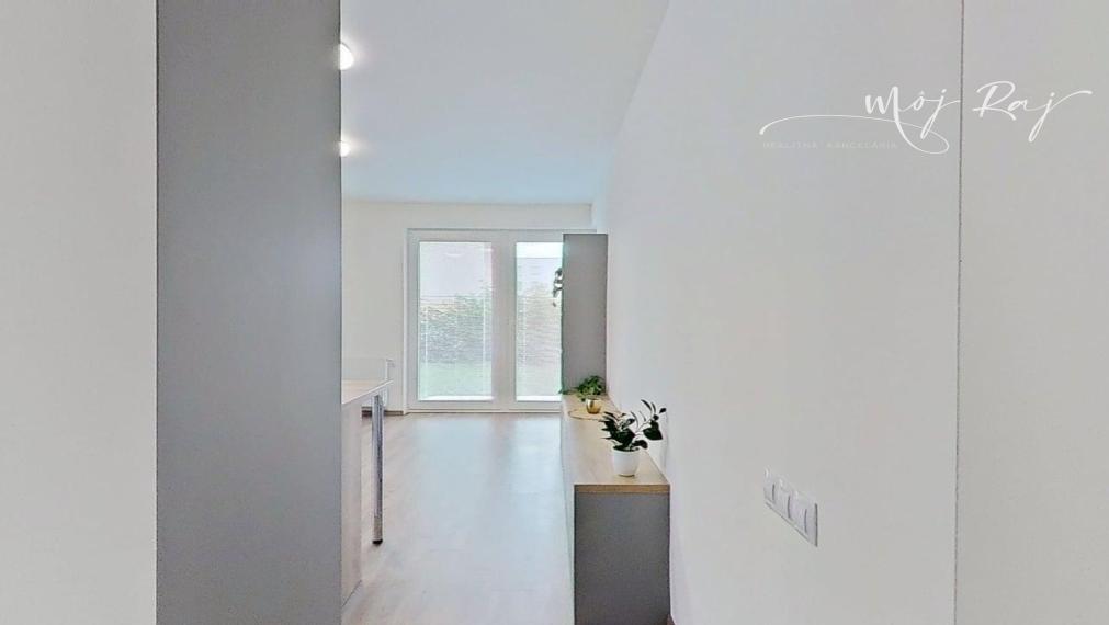 REZERVOVANÉ-✨ Štýlový 2-izbový byt so záhradou v top lokalite Bory Nový Dvor!