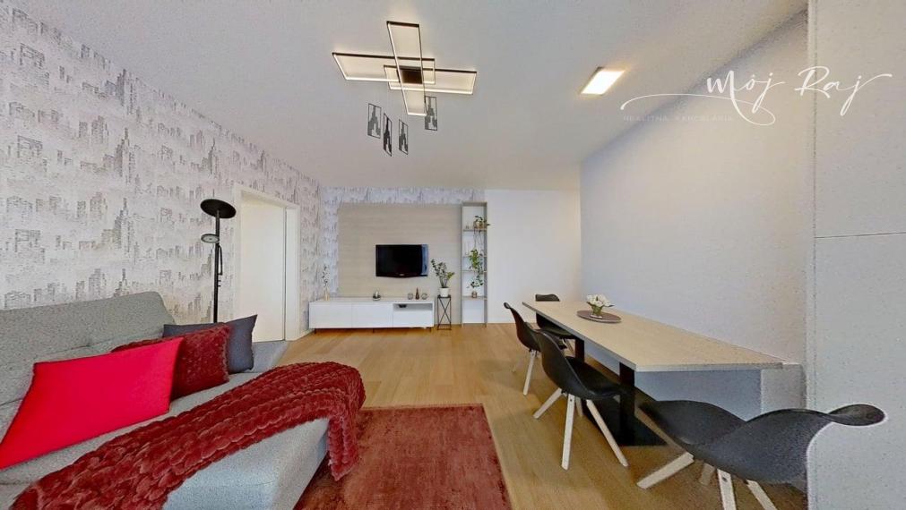 🌅 Štýlový 2-izb. byt s výhľadmi, balkónom a garážou – rezortné bývanie Čerešne