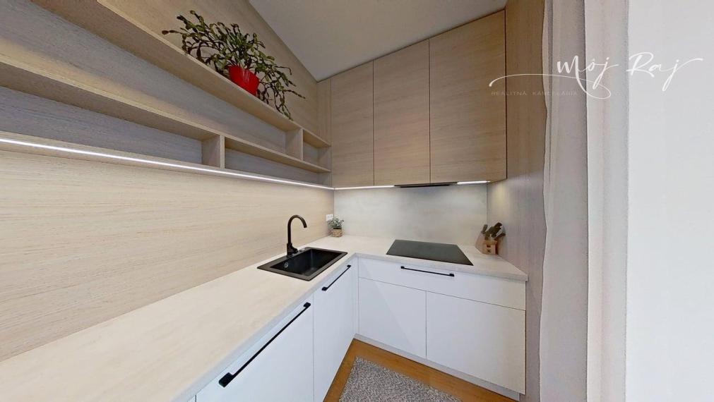 🌅 Štýlový 2-izb. byt s výhľadmi, balkónom a garážou – rezortné bývanie Čerešne