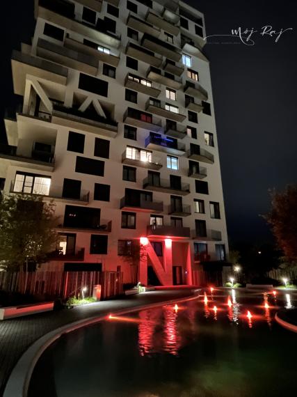 🌅 Štýlový 2-izb. byt s výhľadmi, balkónom a garážou – rezortné bývanie Čerešne