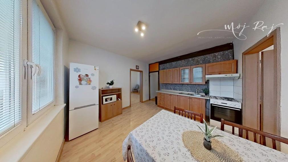 🏡 Veľký, svetlý 2-izbový byt s lodžiou a balkónom