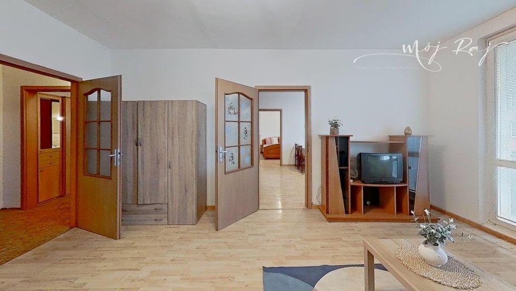 🏡 Veľký, svetlý 2-izbový byt s lodžiou a balkónom