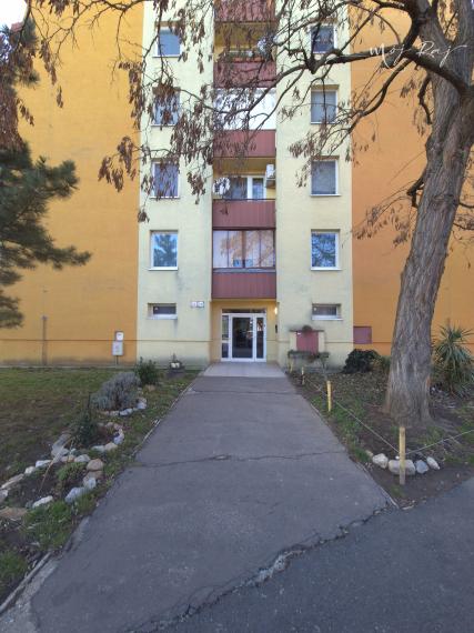 🏡 Veľký, svetlý 2-izbový byt s lodžiou a balkónom