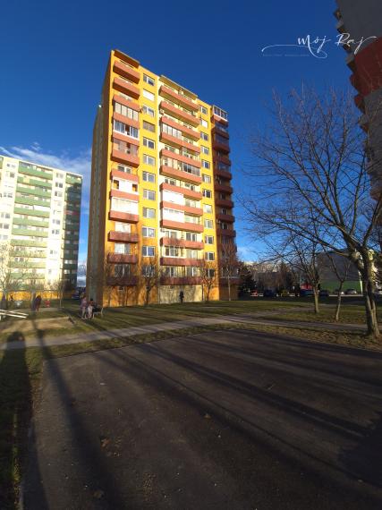 🏡 Veľký, svetlý 2-izbový byt s lodžiou a balkónom