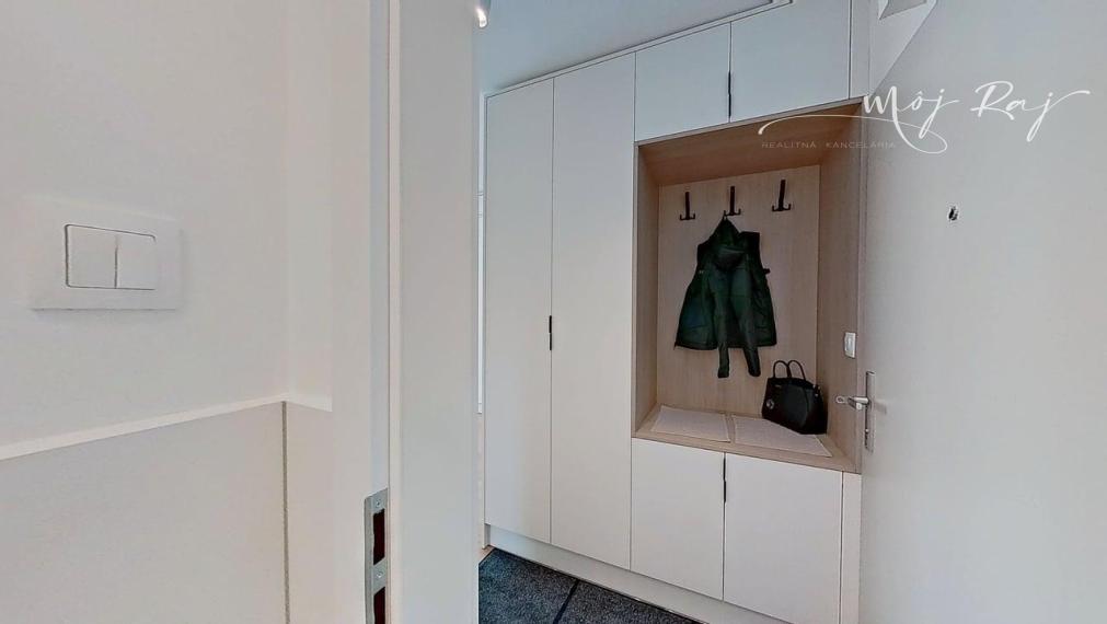 🏡 Dizajnový a veľmi útulný 2-izb. byt v novostavbe s lodžiou a gar. státím