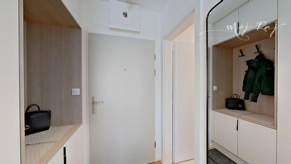 🏡 Dizajnový a veľmi útulný 2-izb. byt v novostavbe s lodžiou a gar. státím