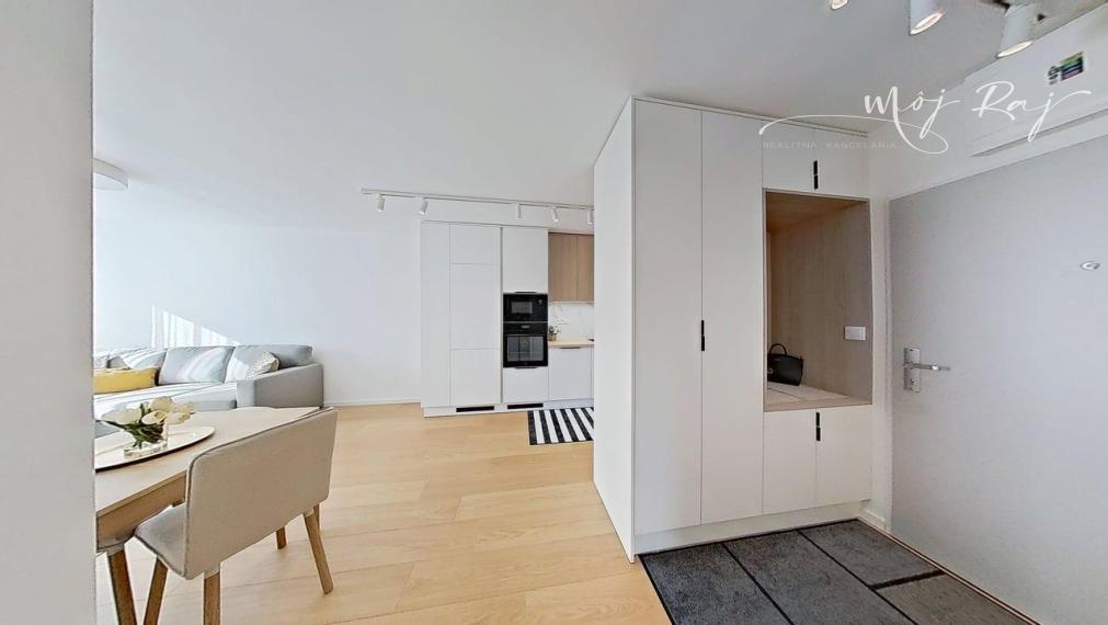 🏡 Dizajnový a veľmi útulný 2-izb. byt v novostavbe s lodžiou a gar. státím