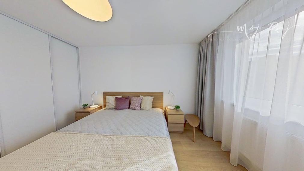 🏡 Dizajnový a veľmi útulný 2-izb. byt v novostavbe s lodžiou a gar. státím