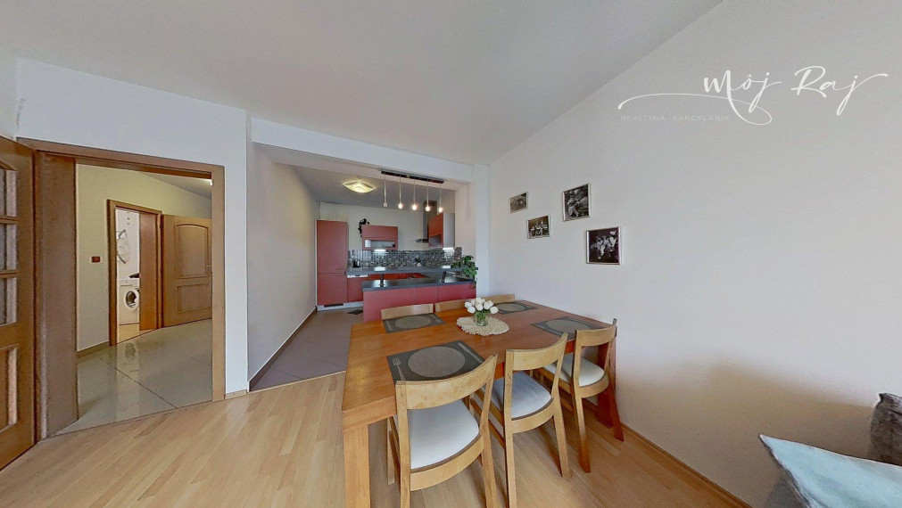 🏡 Priestranný 2-izb. byt s balkónom a gar. státím na Budatínskej