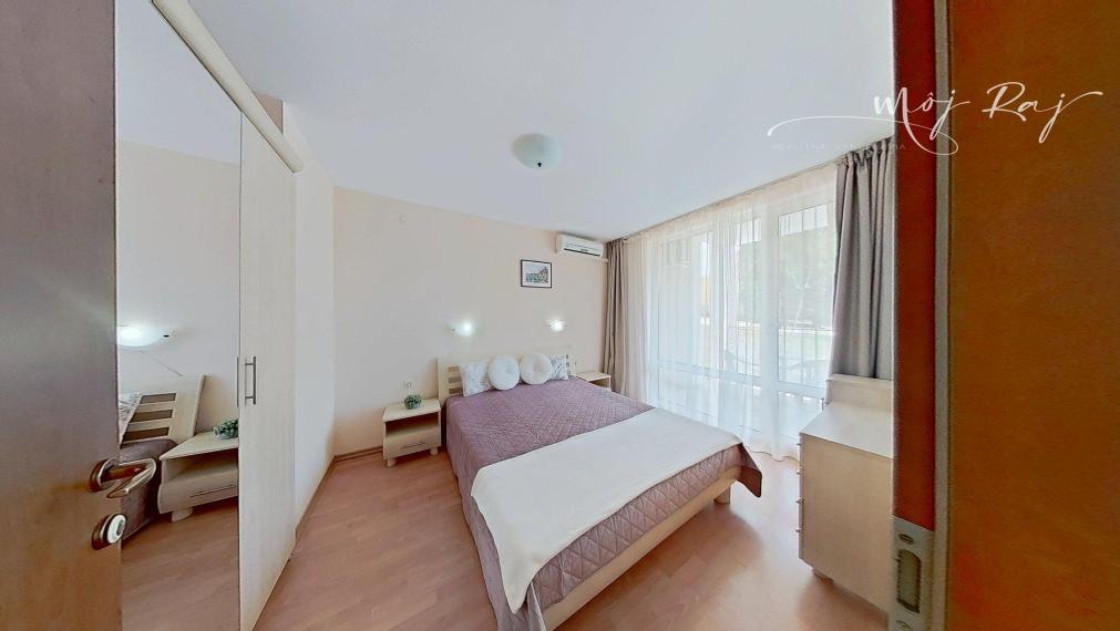 🏖️ 2-izb. apartmán s terasou – Crown Fort Club, Grand Resort, Sveti Vlas, Bulharsko