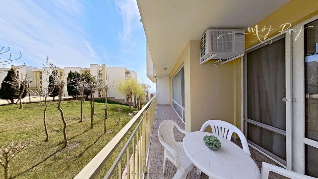 🏖️ 2-izb. apartmán s terasou – Crown Fort Club, Grand Resort, Sveti Vlas, Bulharsko
