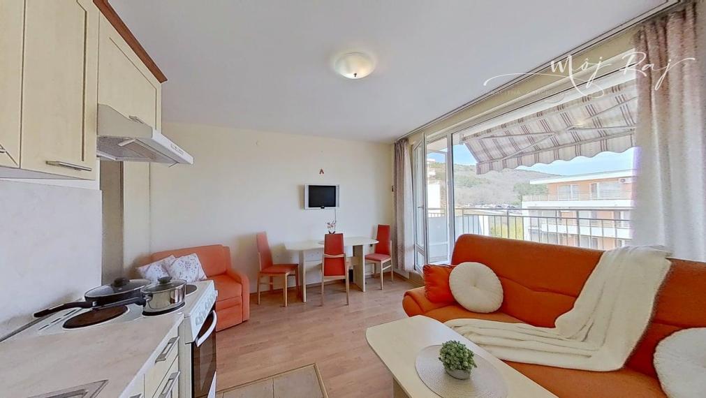 🏖️ Apartmán s terasou – Crown Fort Club, Grand Resort, Sveti Vlas, Bulharsko