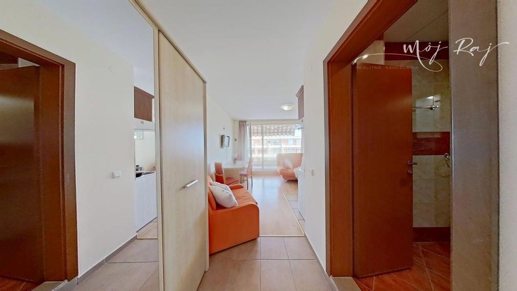 🏖️ Apartmán s terasou – Crown Fort Club, Grand Resort, Sveti Vlas, Bulharsko