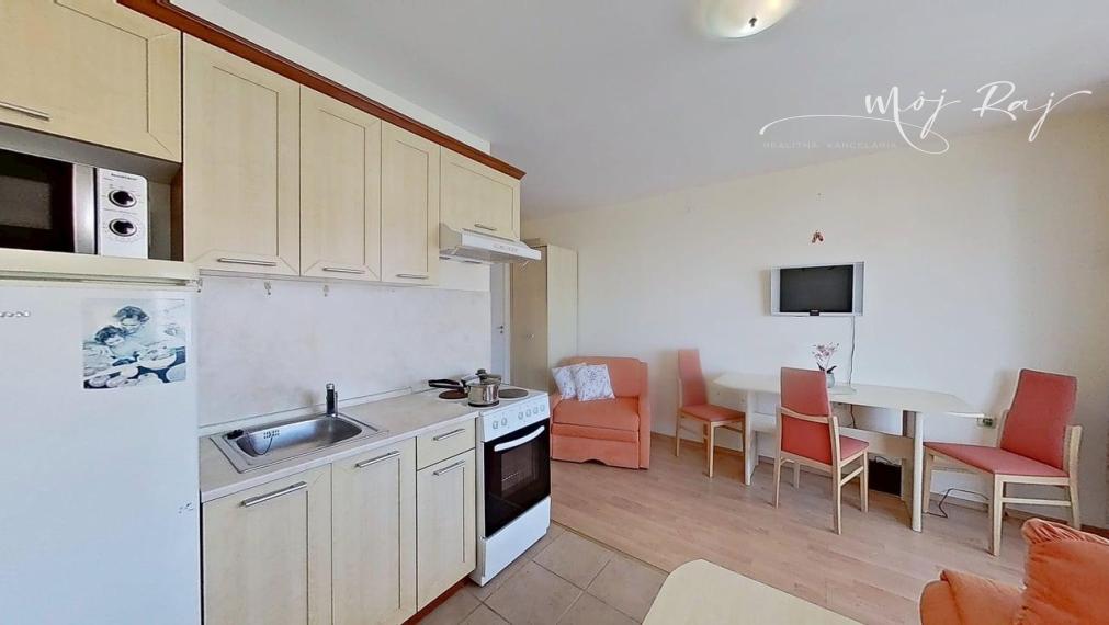 🏖️ Apartmán s terasou – Crown Fort Club, Grand Resort, Sveti Vlas, Bulharsko