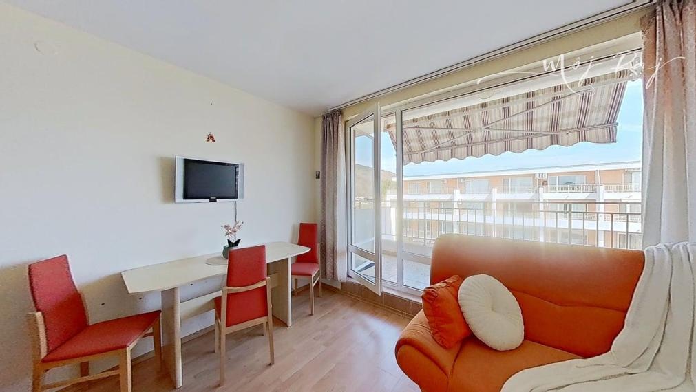 🏖️ Apartmán s terasou – Crown Fort Club, Grand Resort, Sveti Vlas, Bulharsko