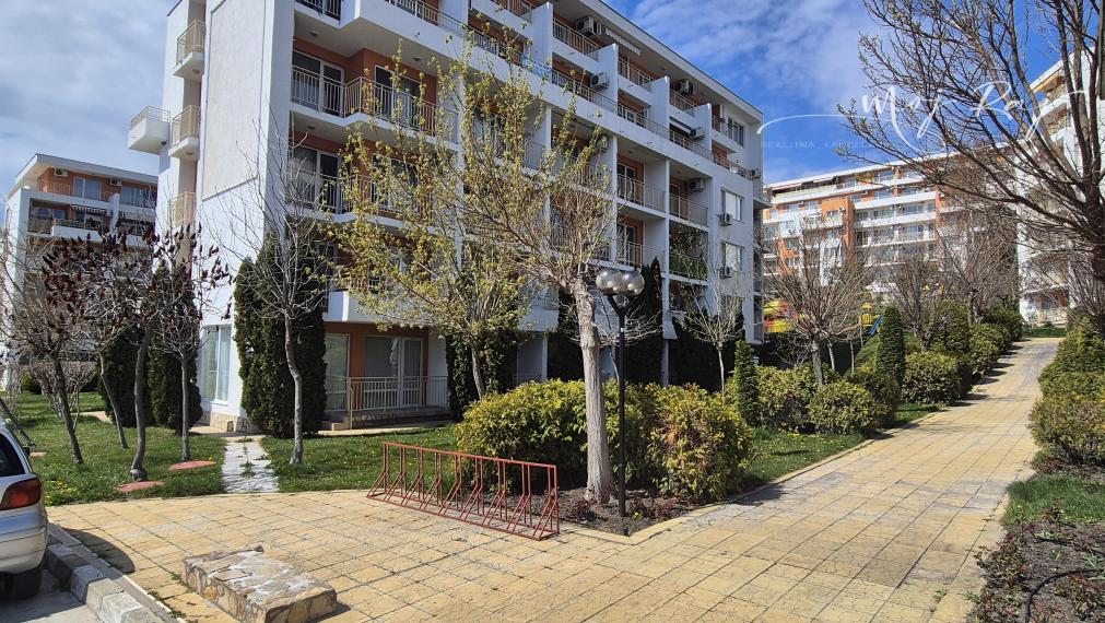 🏖️ Apartmán s terasou – Crown Fort Club, Grand Resort, Sveti Vlas, Bulharsko