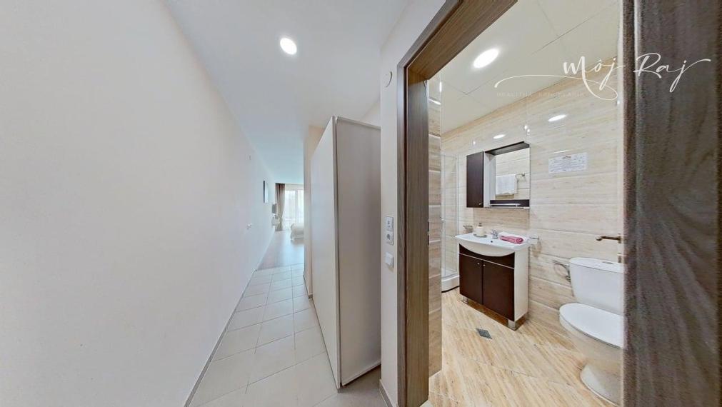 🏖️ Hotelový apartmán s balkónom – 4⭐ Premier Fort Beach, Sveti Vlas (budova B1)