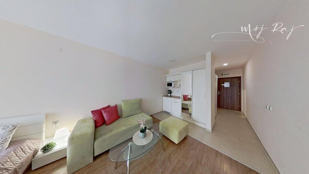 🏖️ Hotelový apartmán s balkónom – 4⭐ Premier Fort Beach, Sveti Vlas (budova B1)