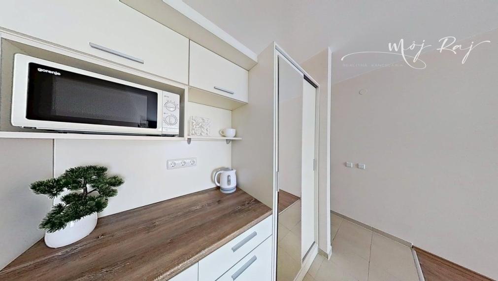 🏖️ Hotelový apartmán s balkónom – 4⭐ Premier Fort Beach, Sveti Vlas (budova B1)