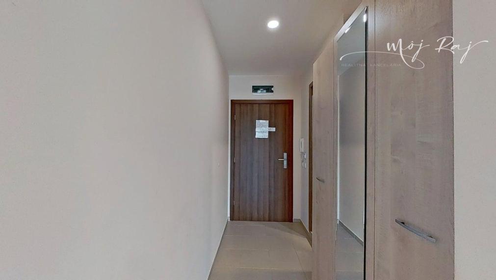 🏖️ Hotelový apartmán s balkónom – 4⭐ Premier Fort Beach, Sveti Vlas (budova B1)