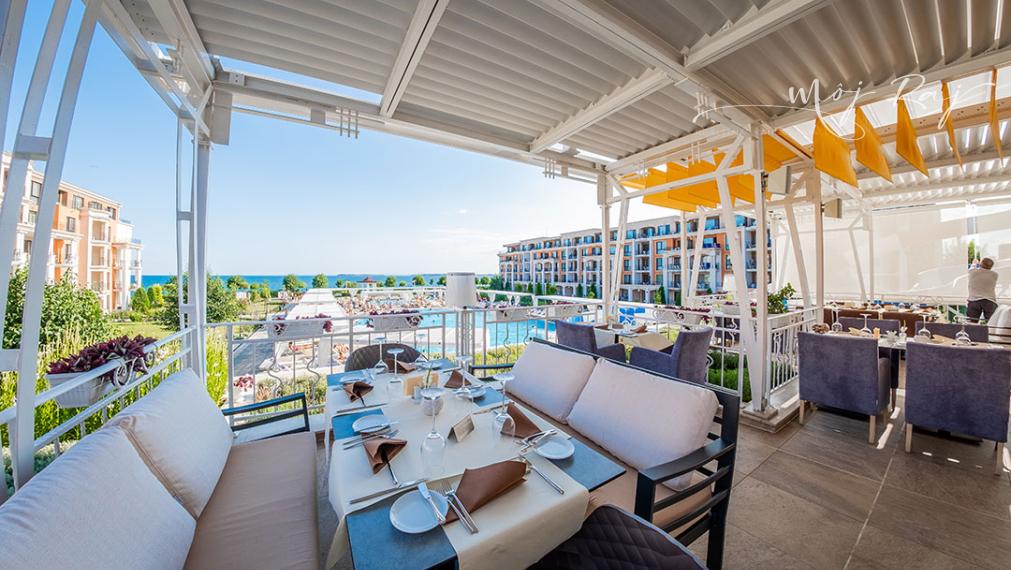 🏖️ Hotelový apartmán s balkónom – 4⭐ Premier Fort Beach, Sveti Vlas (budova B1)