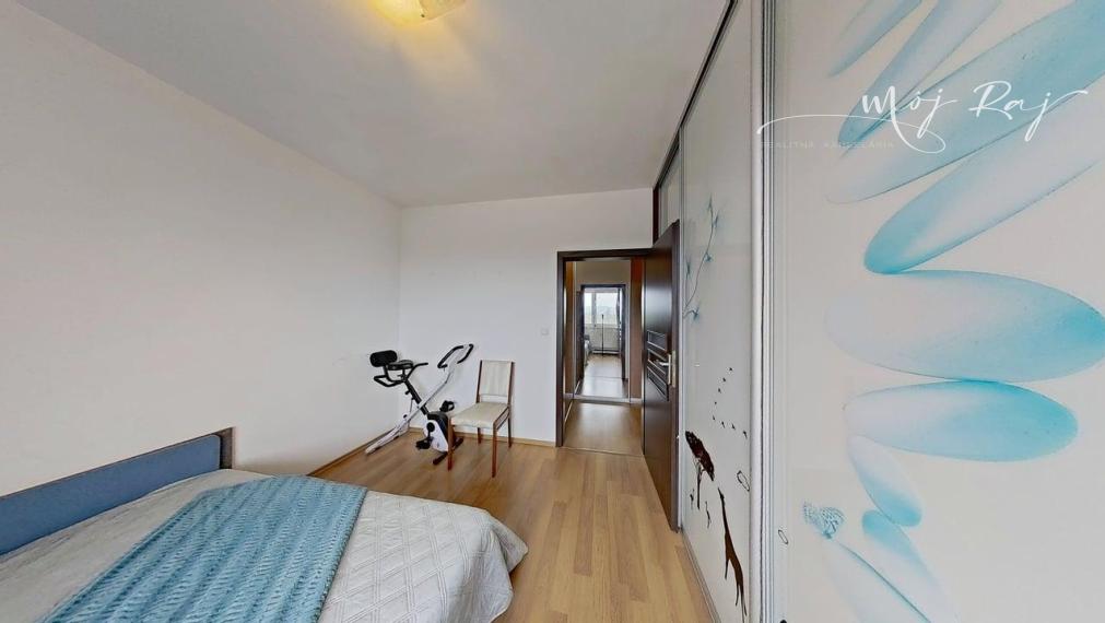 🏡 Veľký svetlý 3-izb. byt s 2 balkónmi a park. miestom