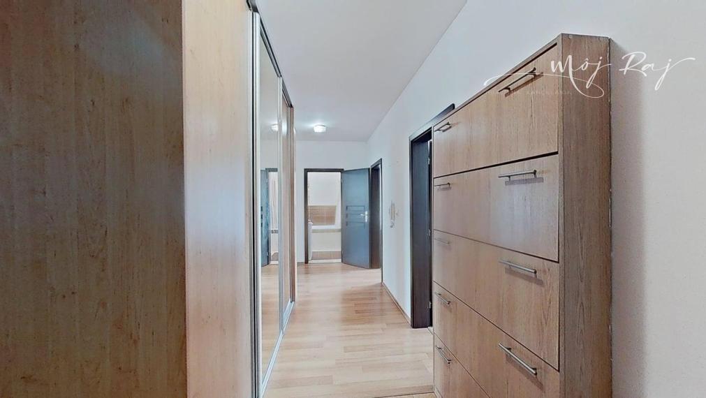 🏡 Veľký svetlý 3-izb. byt s 2 balkónmi a park. miestom