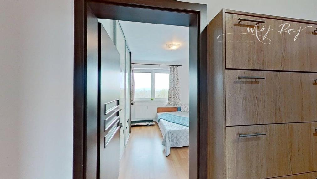 🏡 Veľký svetlý 3-izb. byt s 2 balkónmi a park. miestom