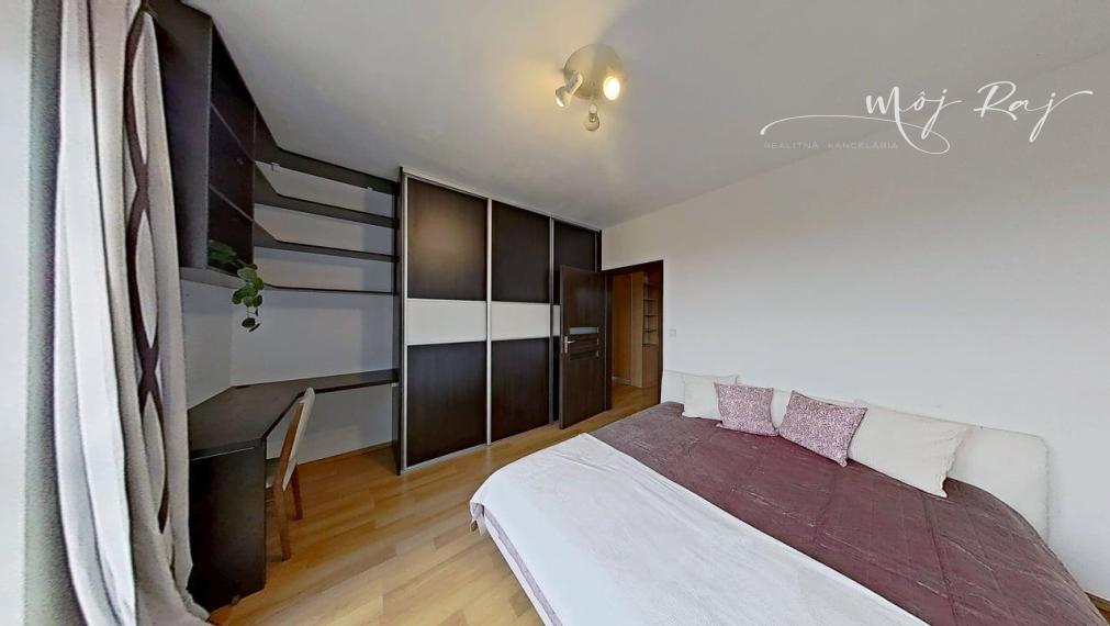 🏡 Veľký svetlý 3-izb. byt s 2 balkónmi a park. miestom