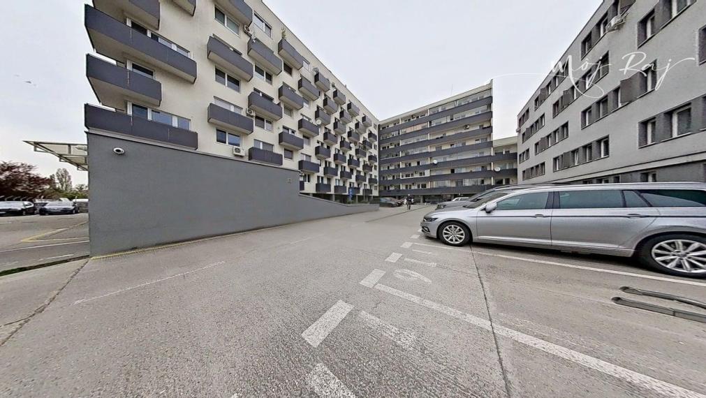 🏡 Veľký svetlý 3-izb. byt s 2 balkónmi a park. miestom