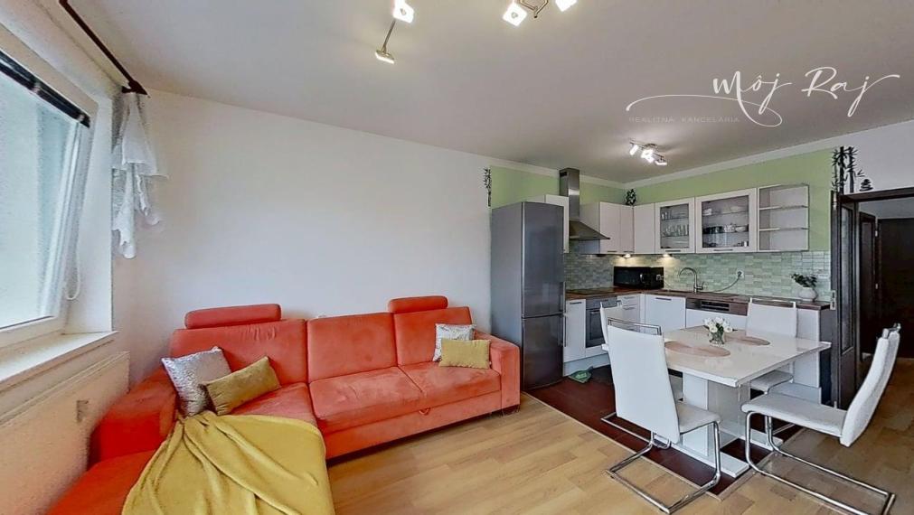 🏡 Veľký svetlý 3-izb. byt s 2 balkónmi a park. miestom