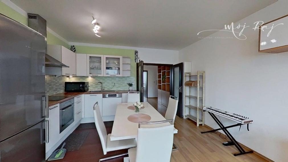 🏡 Veľký svetlý 3-izb. byt s 2 balkónmi a park. miestom