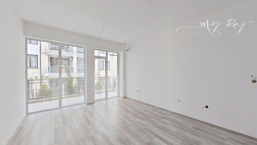 🌴 Moderný 2-izb. apartmán s terasou len 300 m od mora – Sveti Vlas