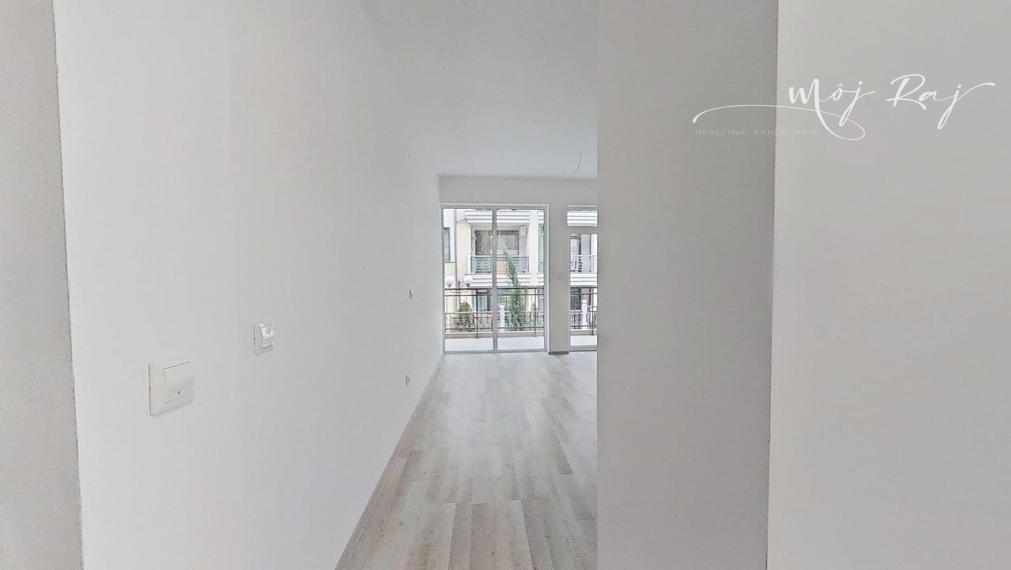 🌴 Moderný 2-izb. apartmán s terasou len 300 m od mora – Sveti Vlas