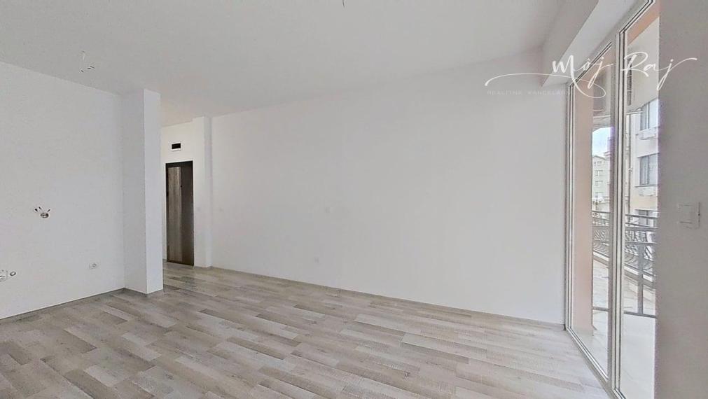 🌴 Moderný 2-izb. apartmán s terasou len 300 m od mora – Sveti Vlas