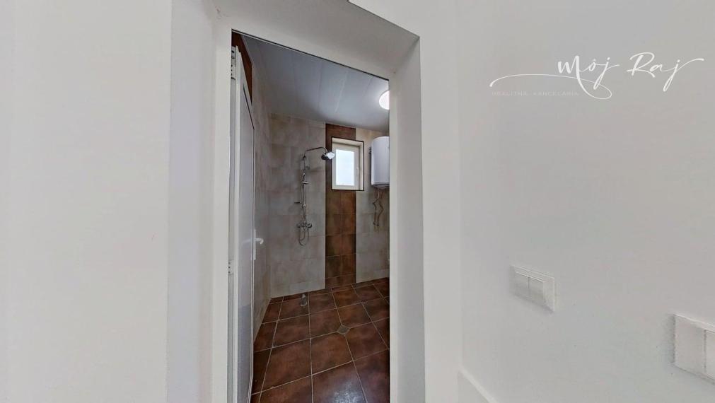 🌴 Moderný 2-izb. apartmán s terasou len 300 m od mora – Sveti Vlas