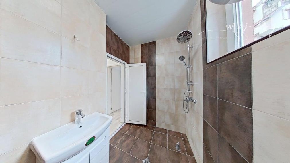 🌴 Moderný 2-izb. apartmán s terasou len 300 m od mora – Sveti Vlas