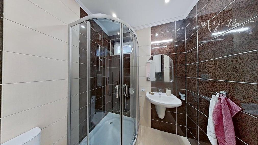 🌊 Elegantný 2-izb. apartmán priamo pri pláži – Ravda, Bulharsko