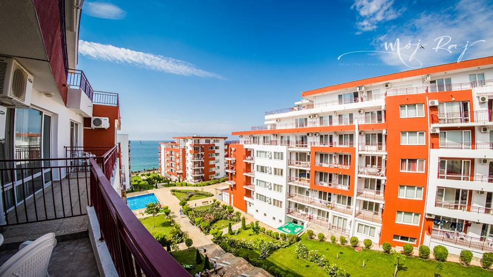 🏖️ Apartmán s terasou – Crown Fort Club, Grand Resort, Sveti Vlas, Bulharsko